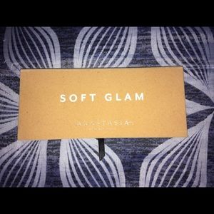 ABH Soft Glam Palette